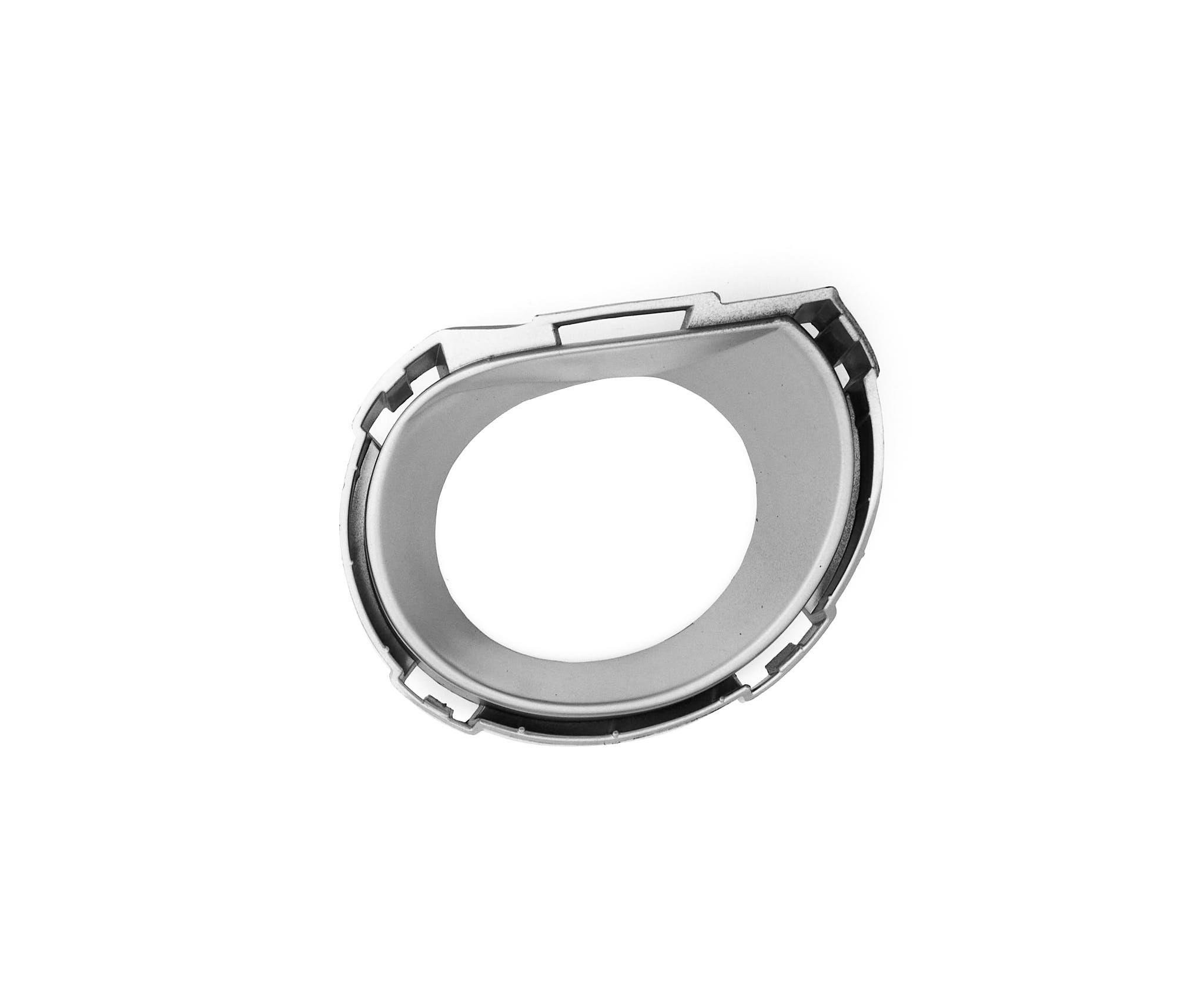 VW TOUAREG 2007 - 2010 RAMKA HALOGENU P